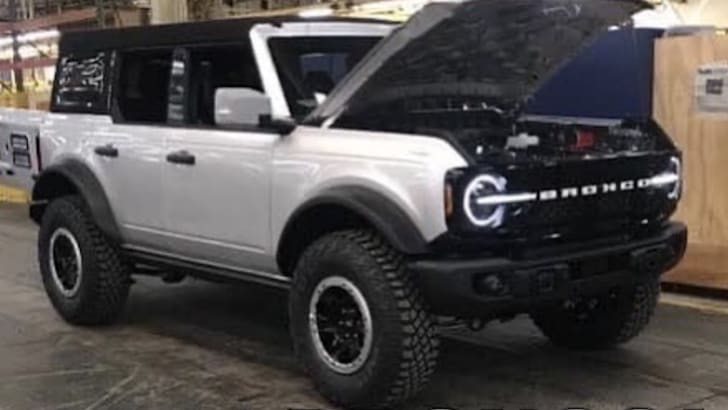 All Three Versions Of The 2021 Ford Bronco Line Up Caught On