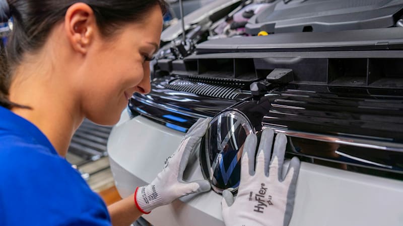 2020 Volkswagen Golf Mk8 teased: Production changes detailed