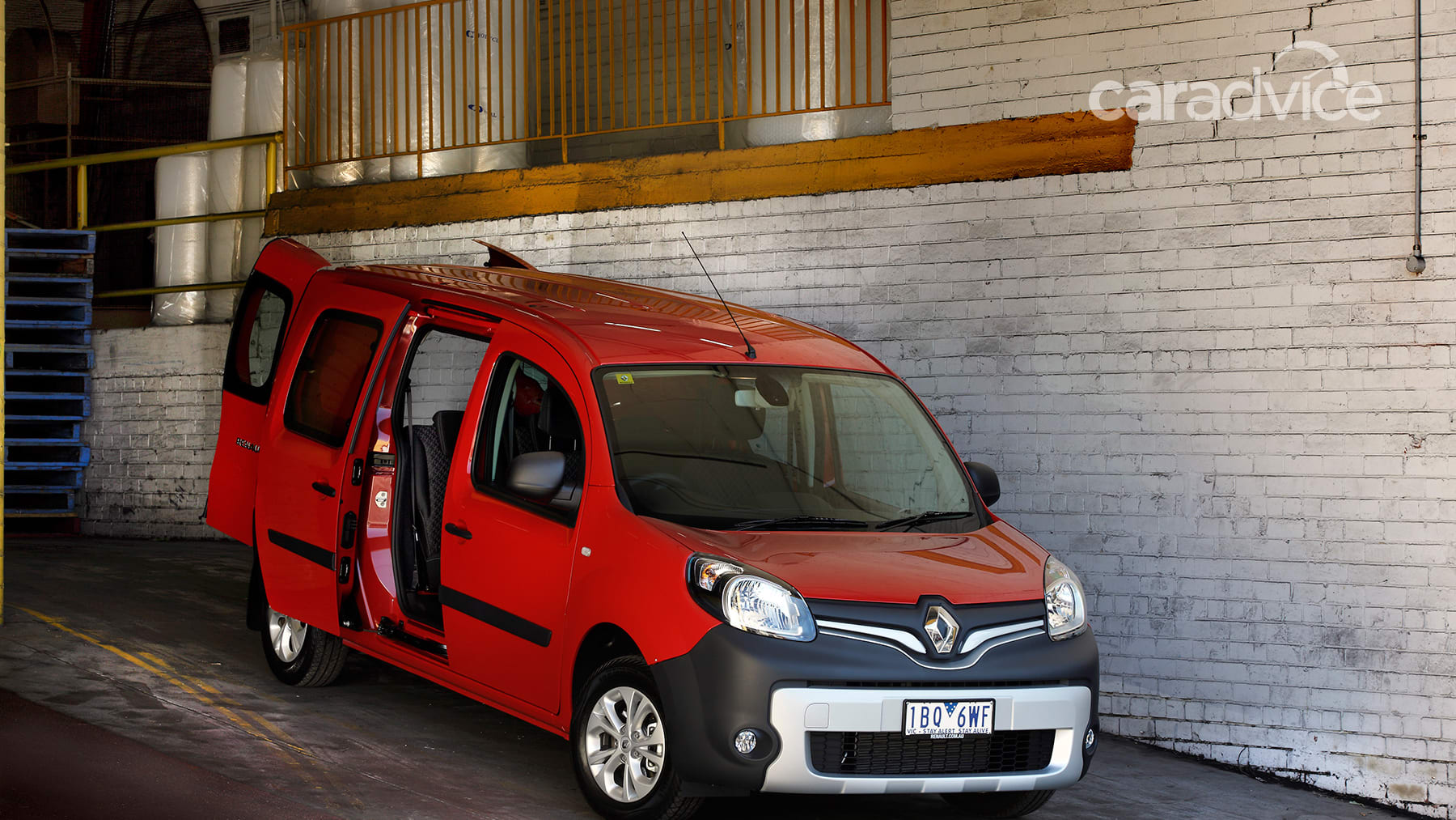 Download 2014 Renault Kangoo Review : Maxi Crew - photos | CarAdvice