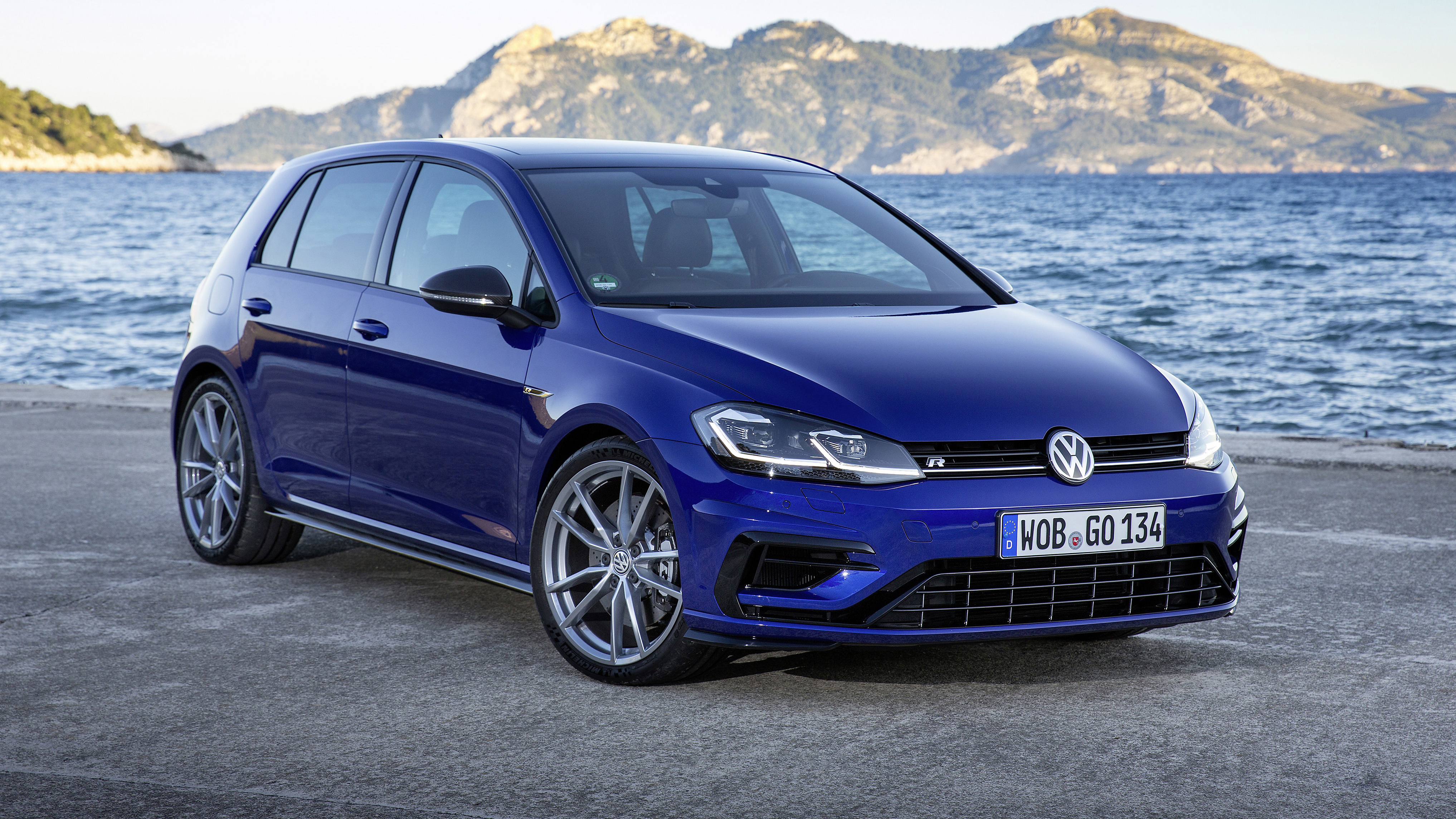 19 Volkswagen Golf R Golf R Special Edition Pricing And Specs Caradvice