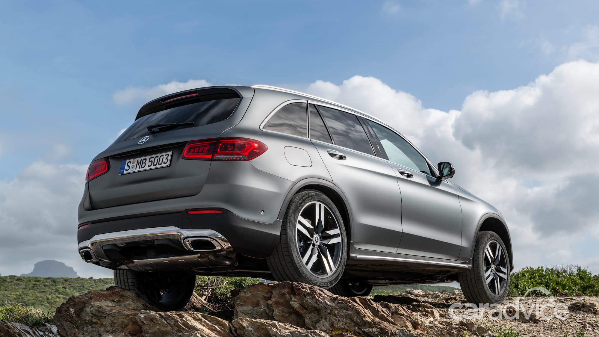 2020 Mercedes Benz Glc Pricing And Specs Glc300e Joins Range Caradvice